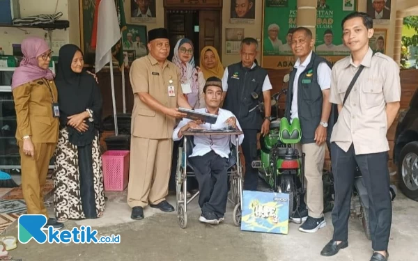 Rangsang Ekonomi Warga Disabilitas, Dinsos Pacitan Salurkan Bantuan Alat