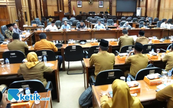 Thumbnail Berita - DPRD Sidoarjo dan Dinas Pendidikan Lacak Ribuan Anak Tidak Sekolah di Sidoarjo