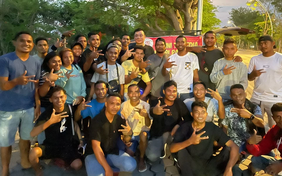 Bupati Kaimana Freddy Thie Beri Motivasi Komunitas Kota Kupang