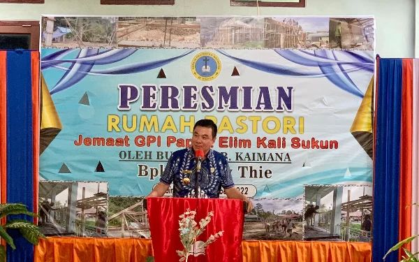 Bupati Kaimana Resmikan Rumah Pastori Jemaat GPI Papua Elim Kali Sukun