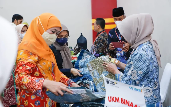 Thumbnail Berita - Majukan UMKM, Gubernur Khofifah Luncurkan Program Prokesra dengan Bunga 3 Persen