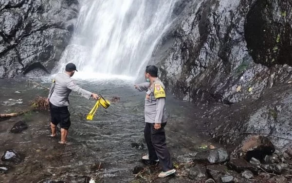 Thumbnail Satu Meningggal dan 4 Luka-Luka di Air Terjun Sedudo Nganjuk