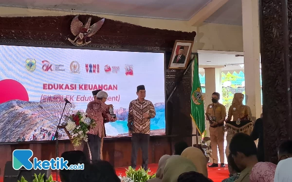 OJK Ajak Masyarakat Bondowoso Melek Keuangan Melalui Simolek