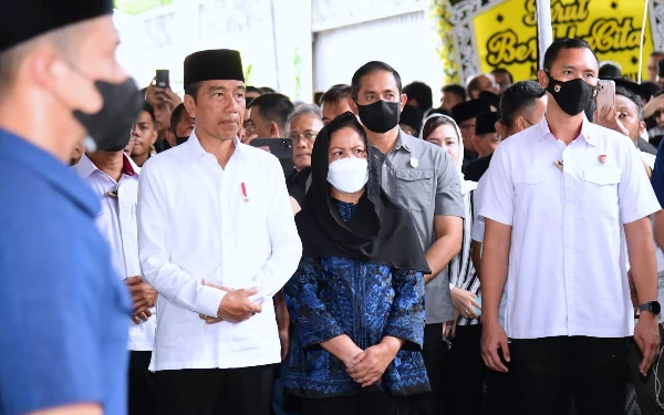 Thumbnail Istri Moeldoko Meninggal, Presiden Jokowi dan Iriana Takziah ke Rumah Duka