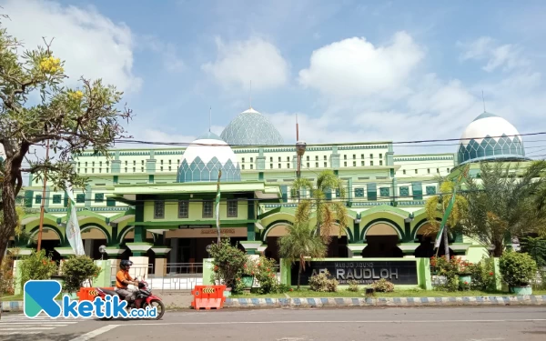 Thumbnail Berita - Masjid Agung Ar Raudlah, Mengikat Benang Sejarah Kota Kraksaan