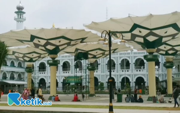 Payung Madinah Masjid Jamik Kota Pasuruan Jadi Jujugan Ngabuburit