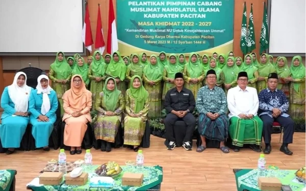 Thumbnail Berita - Bupati Pacitan Hadiri Pelantikan Muslimat NU