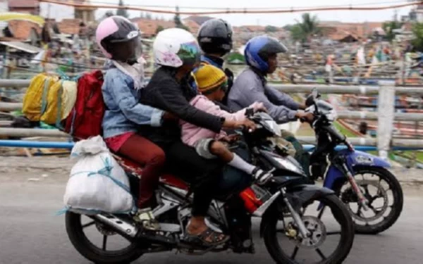 Thumbnail Pemerintah Harus Berani Larang Pemudik Naik Motor Bawa Anak