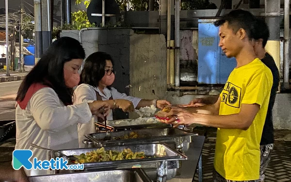 Thumbnail Tebar Keberkahan, Favehotel Rungkut Surabaya Berbagi Buffet Sahur Gratis