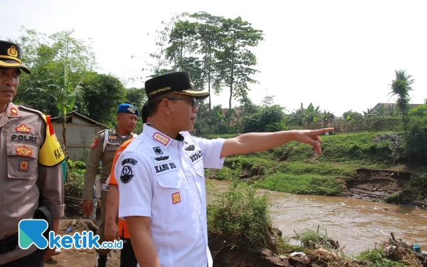 Thumbnail Bupati Bandung: Banjir Akibat Sedimentasi Sungai di Hilir