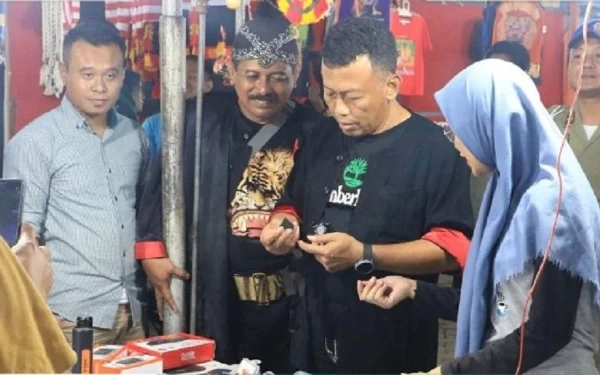 Thumbnail Berita - Perpanjang Pasar Malam Alun-alun Ponorogo, Bupati Sugiri: Ekonomi Tumbuh