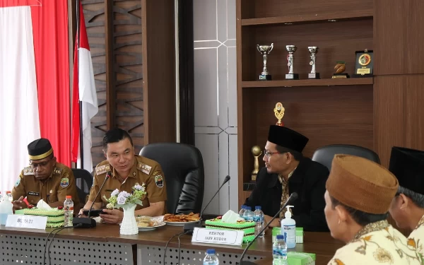 Menerima Kunjungan Rektor IAIN Kudus, Freddy Thie Bicara Potensi Pariwisata Kaimana