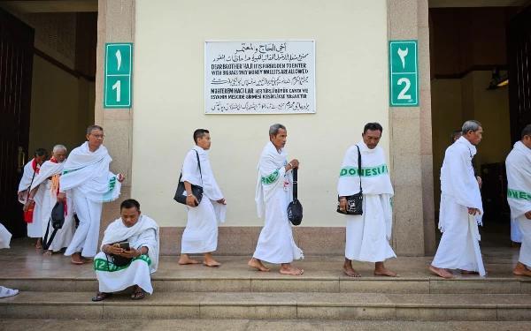 Thumbnail Hari Pertama Jemaah Haji ke Makkah dari Madinah, Miqat di  Bir Ali Lancar