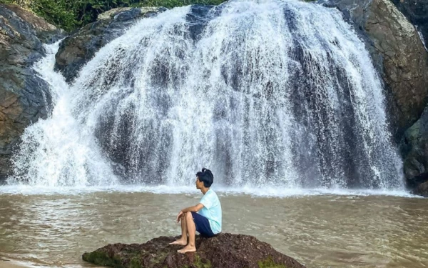 Thumbnail Air Terjun Pantai Eksotis di Jatim, No 4 Dekat Surabaya