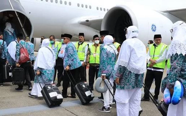 Thumbnail Jelang Berakhir Gelombang Pertama, 89.358 Jemaah Mendarat di Bandara Madinah