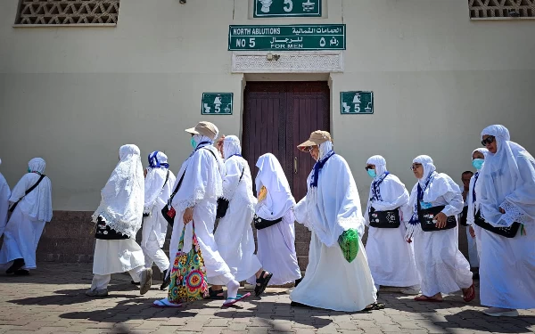 Pagi Ini, Gelombang Dua Jemaah Haji Indonesia Mendarat  di Jeddah