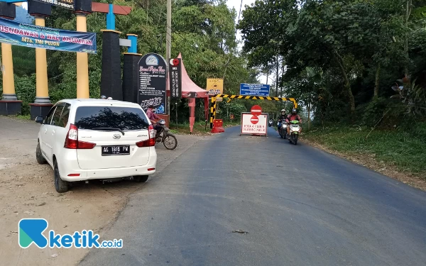 Jalur Klemuk Kota Batu Masih Ditutup, Puluhan Pengendara Putar Balik