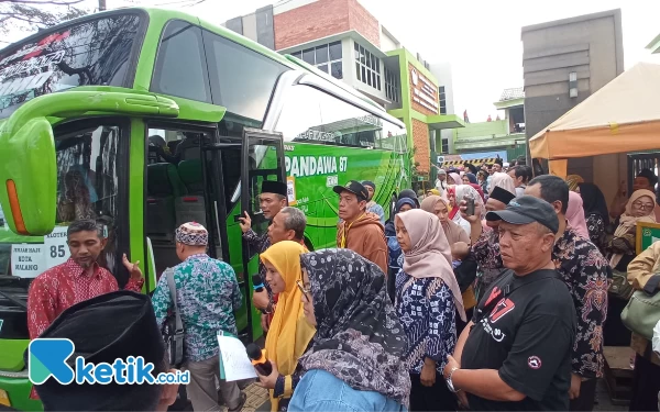 Thumbnail Sebanyak 33 Jemaah Calon Haji Susulan Kota Malang Diberangkatkan