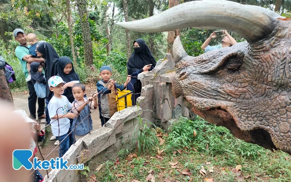 Thumbnail Mojosemi Forest Park Magetan Banjir Kunjungan saat Momen Libur Sekolah Bareng Cuti Idul Adha 2023