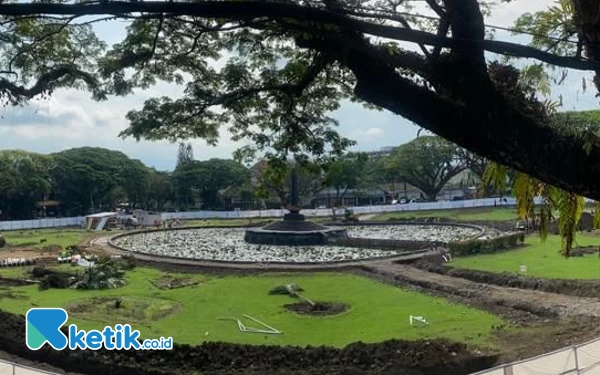 Thumbnail Berita - Revitalisasi Alun-alun Tugu Kota Malang Menuai Kontroversi