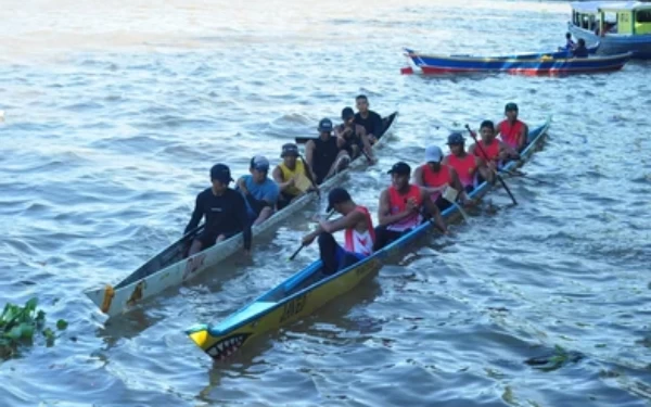 Thumbnail Lomba Balap Jukung Semarakkan Bulan Suroan di Pacitan