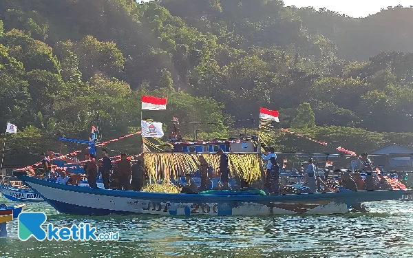 Thumbnail Berita - Mengenal Larung Sesaji, Ritual Leluhur Setiap Tahun Baru Islam di Pacitan