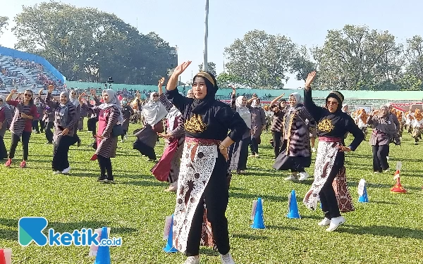 Ribuan Guru dan Murid PAUD Kompak Berjoget di Stadion Gajayana