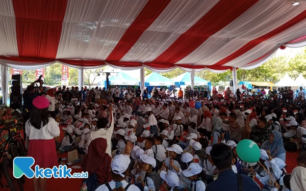 Peringatan HAN Jatim, Anak-Anak Diajak Makan Telur dan Minum Susu