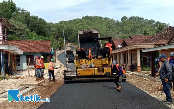 Thumbnail Pemkab Pacitan Getol Lakukan Pemeliharaan Jalan di Wilayah Perbatasan