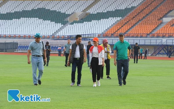 Thumbnail Berita - FIFA Cek Kesiapan Stadion Si Jalak Harupat Jadi Venue Piala Dunia U-17