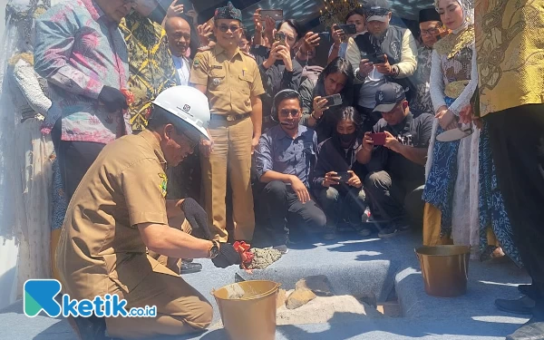 Thumbnail Berita - Sumbang Kebutuhan Sekolah Baru, Al Azhar Hadir di Kabupaten Bandung