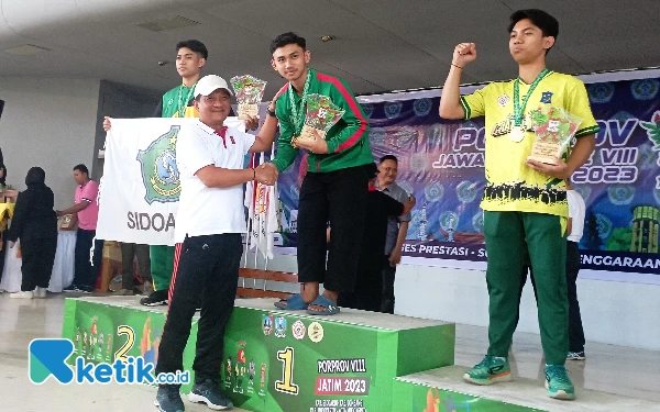 Thumbnail Berita - [Berita Foto] Suasana Acara Pembagian Medali Pencak Silat Porprov Jatim 2023