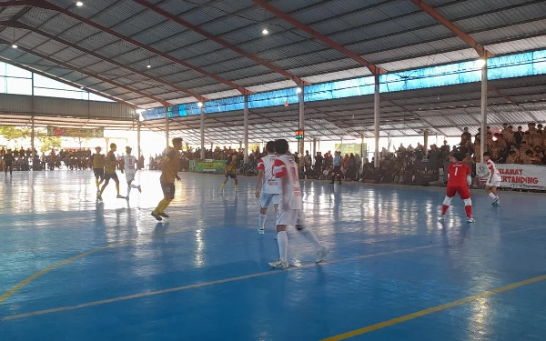 Thumbnail Berita - Tim Futsal Putra dan Putri Sidoarjo Kompak Tembus Partai Final