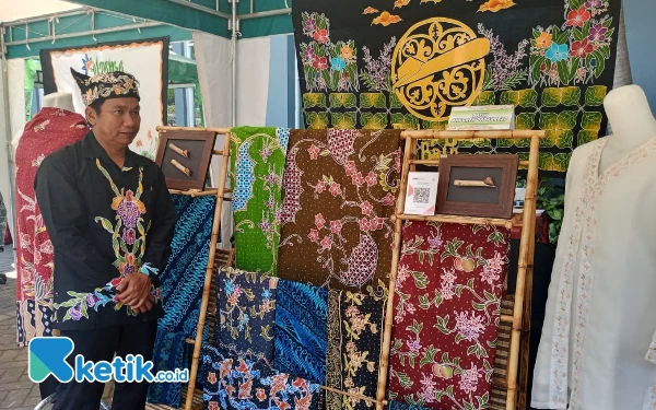 Mengenal Batik Anggrek, Motif Potensi Lokal Desa Dadaprejo Kota Batu