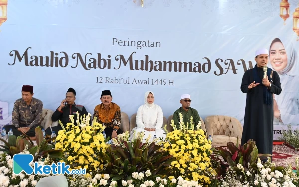 Thumbnail Berita - Fanny Fatwati Putri Gelar Maulid Nabi Muhammad, Dihadiri 1000 Jemaah