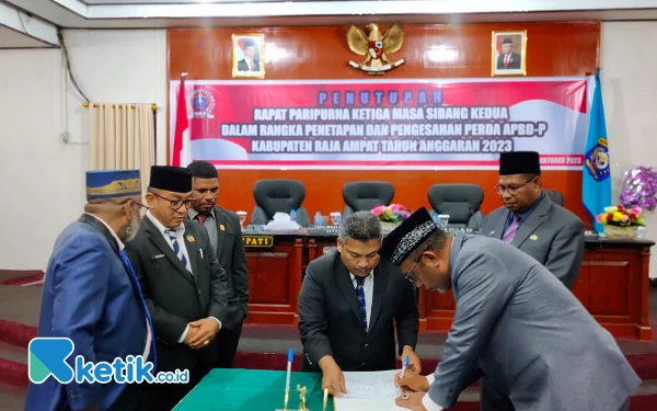 Thumbnail DPRK Raja Ampat Sahkan Perda APBD-P Tahun 2023