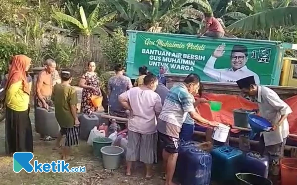 Gus Muhaimin Salurkan Air Bersih Gratis untuk Warga Terdampak Kekeringan