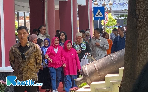 Kunker ke Surabaya, Iriana Jokowi Borong Produk UMKM Kota Pahlawan