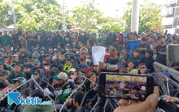 Thumbnail Berita - Performa Dianggap Buruk, Ini Empat Tuntutan Bonek ke Manajemen Persebaya