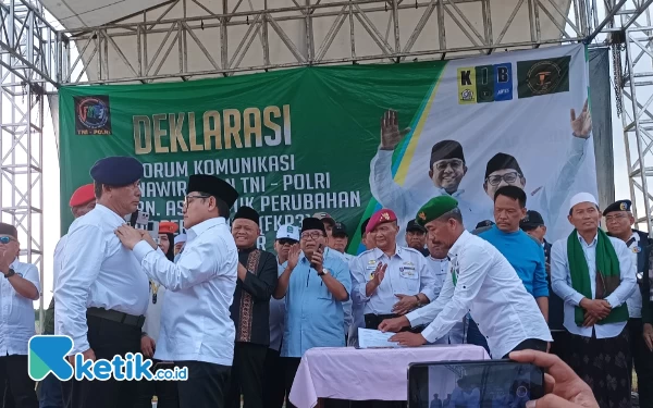 Thumbnail Berita - Deklarasi di Kabupaten Malang, Purnawirawan TNI-Polri Dukung AMIN Pilpres 2024