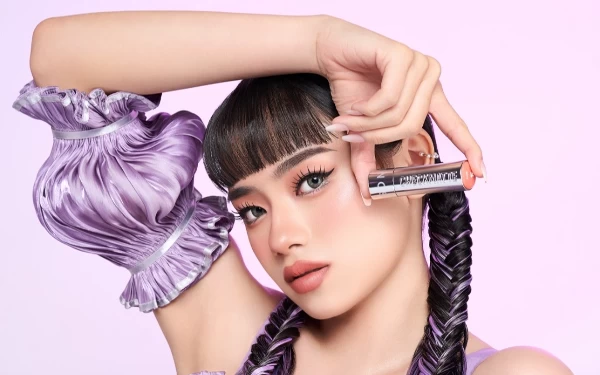 Buat Wajah Tampak Cute, Tren Douyin Makeup Gunakan Produk Lokal