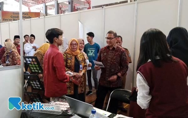 Thumbnail Berita - Pj Wali Kota Batu Berharap Education Fair Dapat Dorong Minta Siswa untuk Kuliah