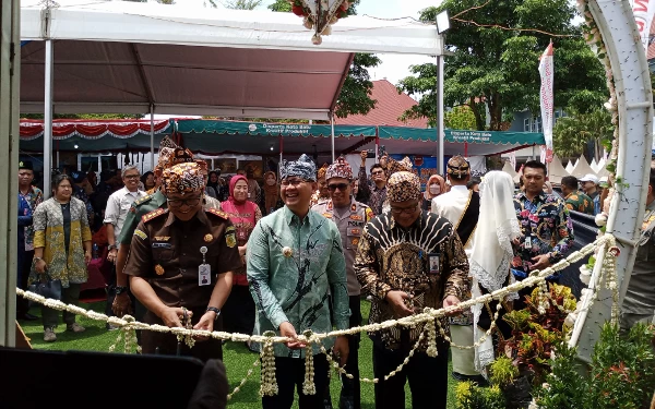 Thumbnail Berita - Buka Expo Pariwisata dan Ekonomi Kreatif serta Job Fair, Ini Harapan Pj Wali Kota Batu