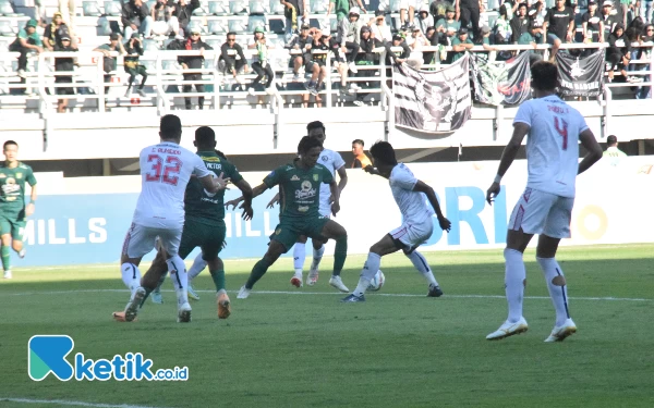 Thumbnail Persebaya Lawan PSIS Semarang Resmi Ditunda