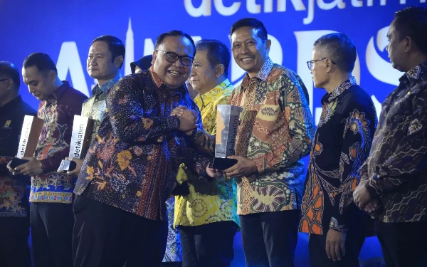 Thumbnail Berita - Anugerah Program Ekonomi Terpuji, Buah Pj Wali Kota Malang Pacu Pemberdayaan UMKM