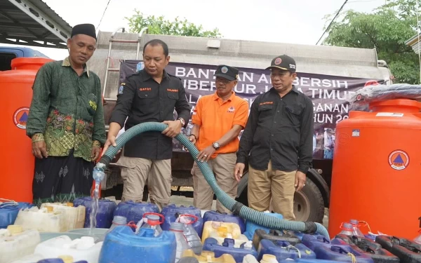 BPBD Jatim Salurkan Bantuan Air Bersih untuk Warga Bangkalan