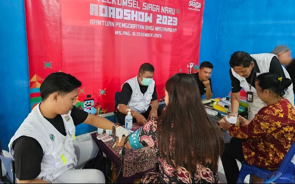 Telkomsel Layani Pengobatan dan Berbagi Nutrisi Gratis di Malang