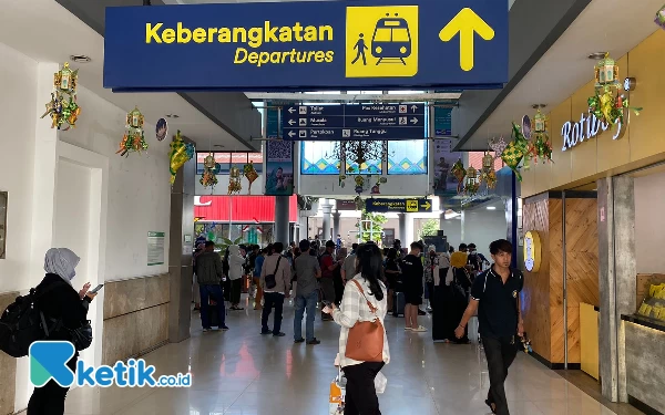 Thumbnail Berita - Libur Nataru, KAI Daop 8 Catat Penjualan Tiket hingga 76 Persen