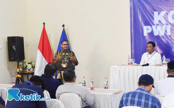 Thumbnail Buka Konferensi PWI Malang Raya, Pj Wali Kota Batu Harap Muncul Pemimpin Mampu Naungi Jurnalis