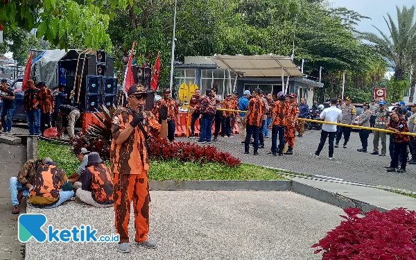 Thumbnail Ormas Pemuda Pancasila Kota Batu Sampaikan 3 Tuntutan dalam Aksi di Among Tani